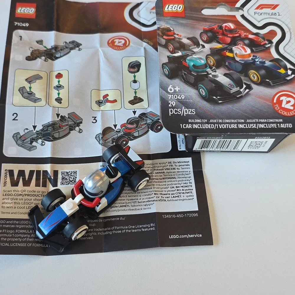 Lego Formula F1 Collectible Race Cars 71049 white and blue
